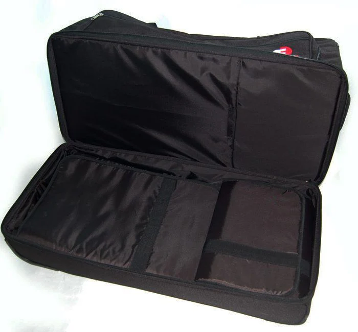 Force 3 Ultimate Equipment Bag With Wheels - Image 3